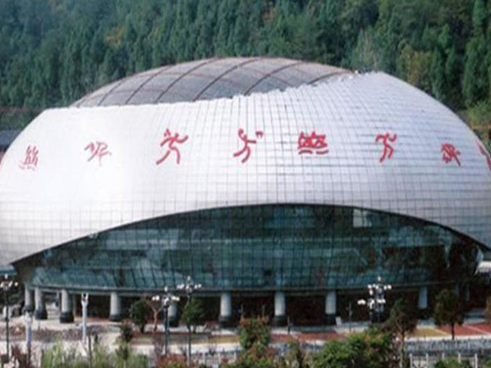 胶州体育中心球形网架加工安装